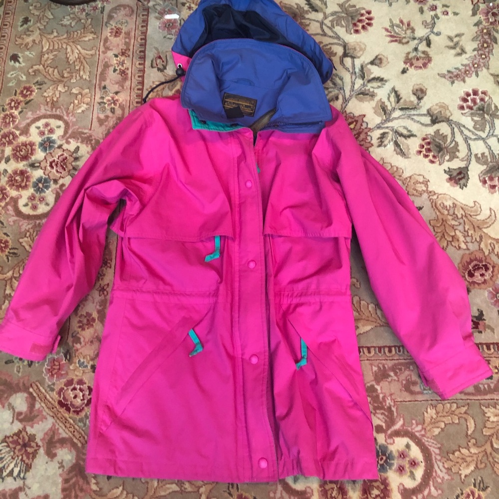 Preowned Eddie Bauer hooded lightweight parka